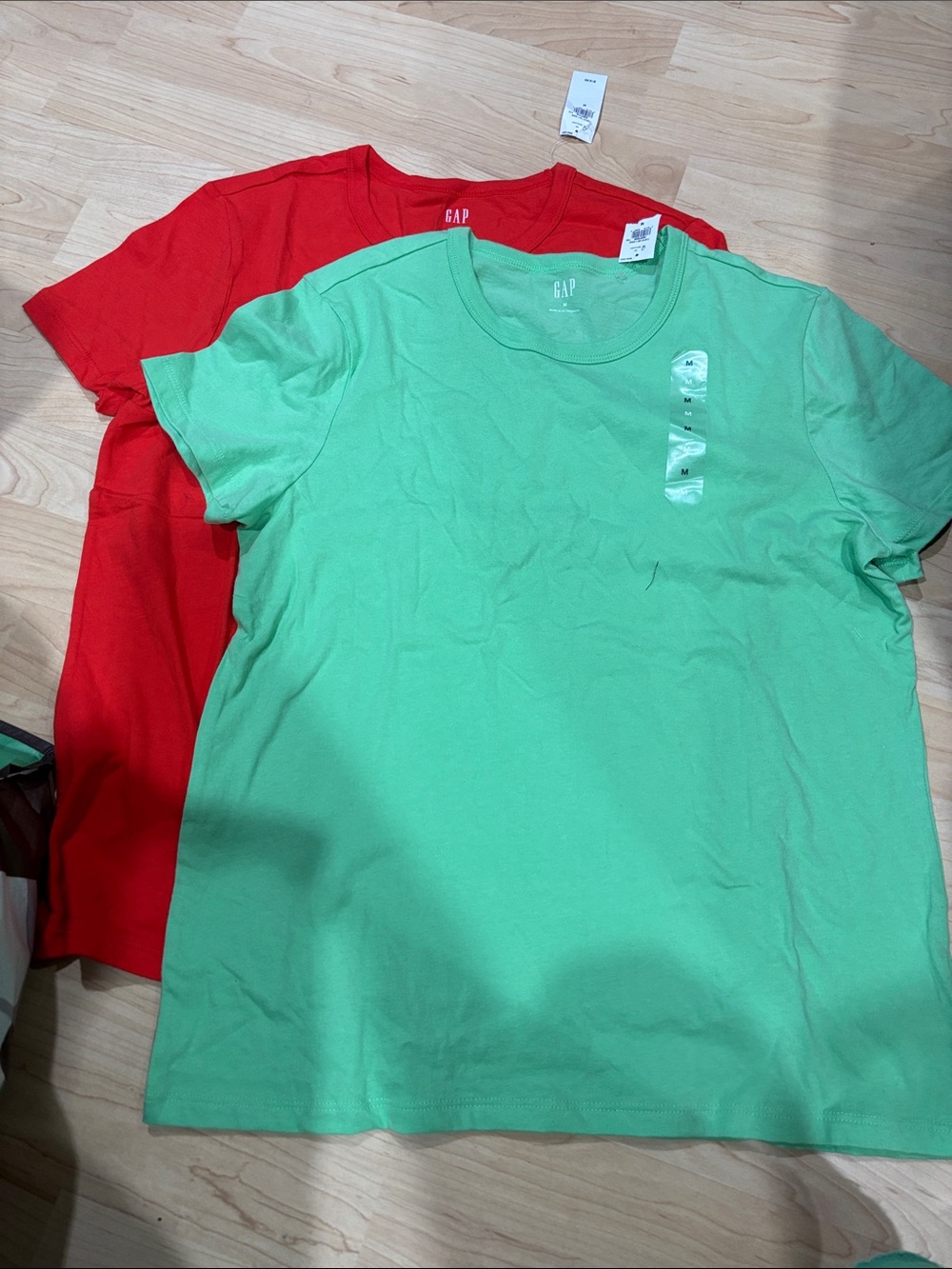 GAP Women's Short Sleeve Tees in Mint Green & Red